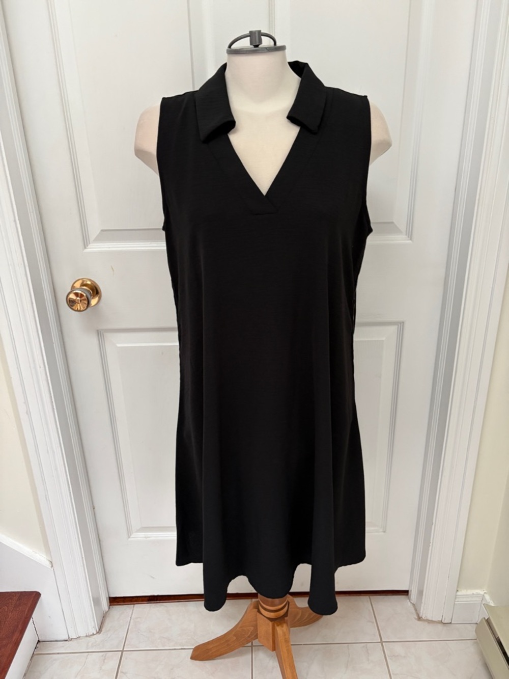 DKNY Black Sleeveless Collared V-Neck Midi Dress